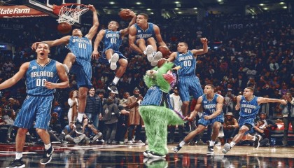bti体育-王者归来！浓眉哥复出首战闪耀全场，新规则下拜仁主场沸腾